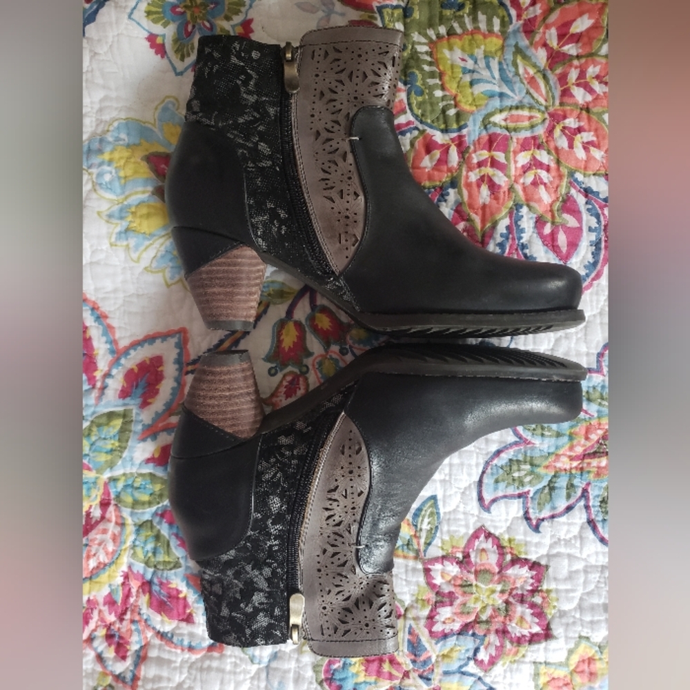 Spring Step L'artiste Leather and Lace Heeled Ankle Boots Black And Gray - Picture 2 of 9